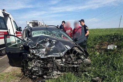 "Citroen від удару викинуло в поле": на Рівненщині в ДТП травмувалися четверо людей "Citroen від удару викинуло в поле": на Рівненщині в ДТП травмувалися четверо людей
