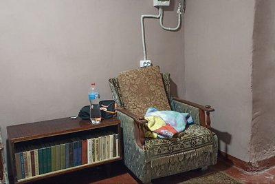 Тепла зона для відпочинку, Wi-Fi та вбиральня: у середмісті Житомира відремонтували приміщення під укриття Тепла зона для відпочинку, Wi-Fi та вбиральня: у середмісті Житомира відремонтували приміщення під укриття