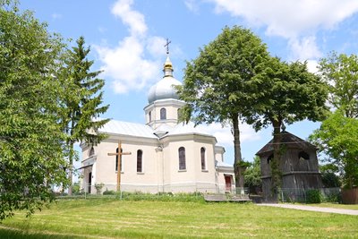 Храм у селі Цеперів