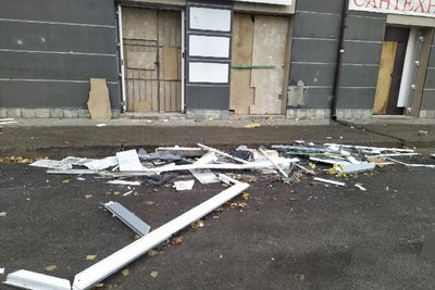 У Львові ліквідовують наслідки ракетних обстрілів 10 та 11 жовтня У Львові ліквідовують наслідки ракетних обстрілів 10 та 11 жовтня