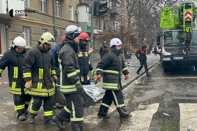 В Одесі з-під завалів деблокували тіло ще одного загиблого В Одесі з-під завалів деблокували тіло ще одного загиблого