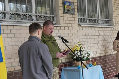 У Кам'янці-Подільському відкрили меморіальну дошку загиблому саперу Олегу Львовському У Кам'янці-Подільському відкрили меморіальну дошку загиблому саперу Олегу Львовському