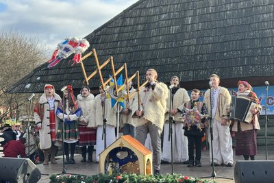 В Ужгороді пройшов етнофестиваль "Коляди у старому селі" В Ужгороді пройшов етнофестиваль "Коляди у старому селі"