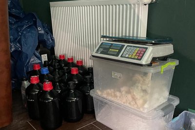 У Києві викрили нарколабораторію з виготовлення метадону У Києві викрили нарколабораторію з виготовлення метадону