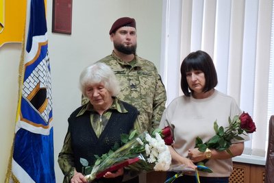 У Житомирі родинам полеглих воїнів вручили державні нагороди У Житомирі родинам полеглих воїнів вручили державні нагороди