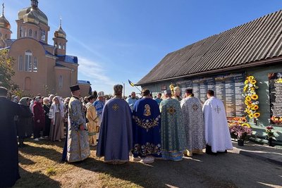 У Малині на Житомирщині освятили розпис у храмі та відзначили свято Покрови