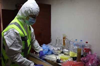 Поліцейські Житомирщини повідомили про припинення діяльності 4 нарколабораторій в рамках спецоперації "Рубікон" Поліцейські Житомирщини повідомили про припинення діяльності 4 нарколабораторій в рамках спецоперації "Рубікон"