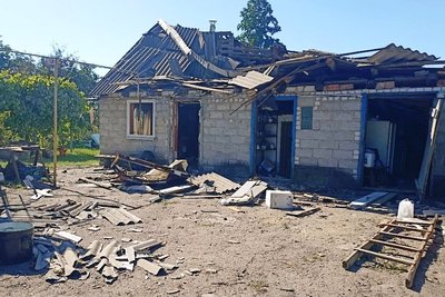 "Більше половини будівель в селі пошкоджені" — комісія визначає стан руйнації після вибухів поблизу Житомира "Більше половини будівель в селі пошкоджені" — комісія визначає стан руйнації після вибухів поблизу Житомира