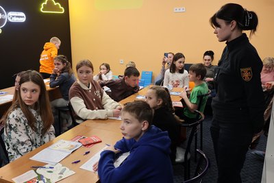 У Харкові написали радіодиктант пса Патрона про мінну небезпеку У Харкові написали радіодиктант пса Патрона про мінну небезпеку