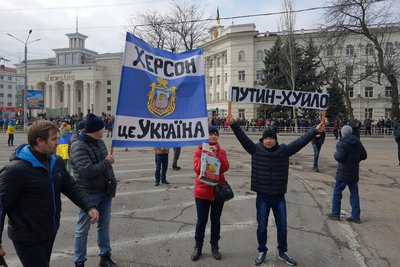 Херсонці про перший мітинг проти окупації Херсонці про перший мітинг проти окупації
