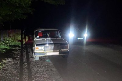 На Житомирщині двоє чоловіків побили патрульних поліцейських — чоловіків арештували На Житомирщині двоє чоловіків побили патрульних поліцейських — чоловіків арештували