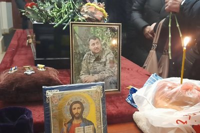 Первомайська громада провела в останню путь захисника Олексія Мурзака Первомайська громада провела в останню путь захисника Олексія Мурзака