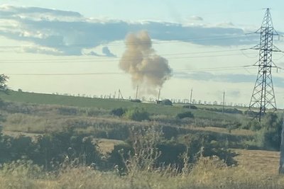 Дим від вибуху в Лозівській громаді Дим від вибуху в Лозівській громаді
