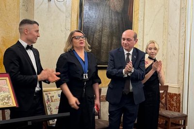Олену Стяжкіну відзначили орденом "За інтелектуальну відвагу" Олену Стяжкіну відзначили орденом "За інтелектуальну відвагу"