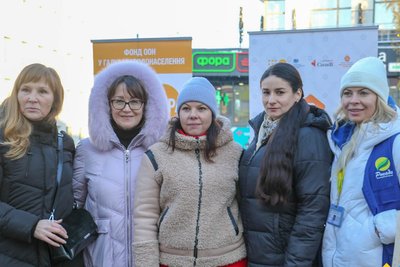 У Житомирі влаштували вуличну акцію із протидії насильства та закликали доєднатися до неї у соцмережах У Житомирі влаштували вуличну акцію із протидії насильства та закликали доєднатися до неї у соцмережах