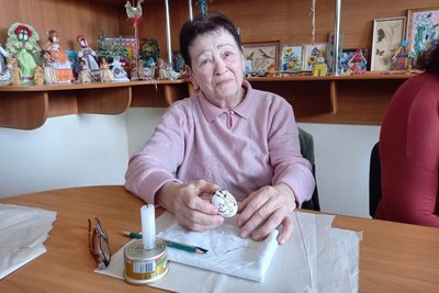 В Луцькому геріатричному пансіонаті організували майстерклас з писанкарства В Луцькому геріатричному пансіонаті організували майстерклас з писанкарства