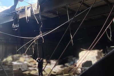 Удар по цивільному підприємству на Житомирщині під час тривоги: двоє загиблих, є постраждалі Удар по цивільному підприємству на Житомирщині під час тривоги: двоє загиблих, є постраждалі