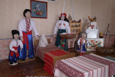 Ляльки з жіночих колготок та синтепону виготовляє майстриня з Хмельниччини Ляльки з жіночих колготок та синтепону виготовляє майстриня з Хмельниччини