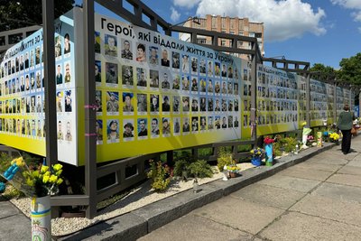 У День вишиванки Житомир долучився до всеукраїнської акції "Вишита стрічка пам'яті" У День вишиванки Житомир долучився до всеукраїнської акції "Вишита стрічка пам'яті"