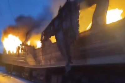 Росіяни поцілили по пасажирському поїзду в Барвінковому на Харківщині: є поранені Росіяни поцілили по пасажирському поїзду в Барвінковому на Харківщині: є поранені