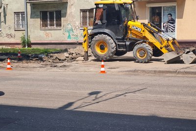 В Житомирі ремонтують тротуари та дорогу на вулицях Київська і Бориса Тена В Житомирі ремонтують тротуари та дорогу на вулицях Київська і Бориса Тена