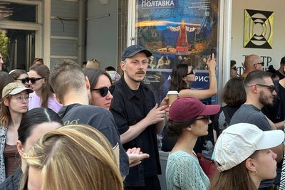 хто прийшов з картонками хто прийшов з картонками