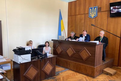 В суді Житомира розпочали розгляд справи над обвинувачуваними у рекеті В суді Житомира розпочали розгляд справи над обвинувачуваними у рекеті