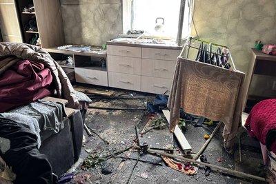 Ліквідація наслідків влучання БпЛА: в Озерному на Житомирщині оцінюють завдану шкоду Ліквідація наслідків влучання БпЛА: в Озерному на Житомирщині оцінюють завдану шкоду