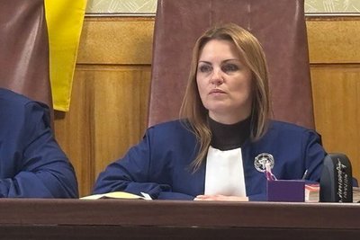 У Бердичеві на Житомирщині двоє із трьох суддів у справі про підпал автомобілів заявили про самовідвід: що відомо У Бердичеві на Житомирщині двоє із трьох суддів у справі про підпал автомобілів заявили про самовідвід: що відомо