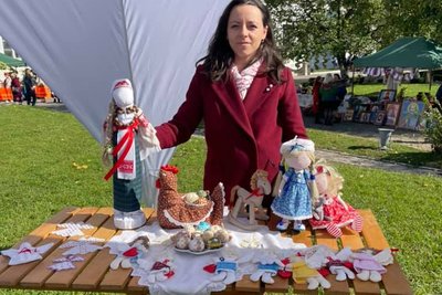 Створює писанки зі страусиних яєць: майстриня з Рівненщини розповіла про своє хобі