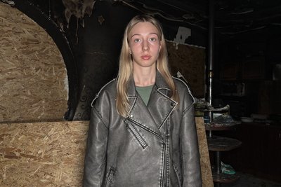 «Встигли вибігти у коридор — і за секунду стався вибух»: російський дрон влучив у квартиру пари у Бердичеві «Встигли вибігти у коридор — і за секунду стався вибух»: російський дрон влучив у квартиру пари у Бердичеві