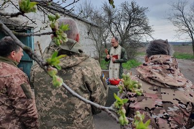 "Ви тримаєте небо над Україною!": як Закарпатська 128-ма бригада відзначає Великдень