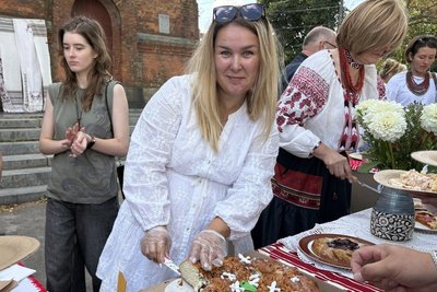 У Житомирі вдруге провели соціальну ініціативу «Пиріг незалежності» У Житомирі вдруге провели соціальну ініціативу «Пиріг незалежності»