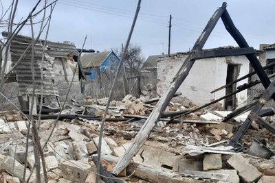Російські військові обстріляли село на Харківщині: пошкоджені будинки, знищений сарай Російські військові обстріляли село на Харківщині: пошкоджені будинки, знищений сарай