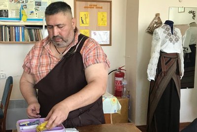 "Мене постійно тягне шити" — історія переселенця з Луганщини Івана Ардатьєва "Мене постійно тягне шити" — історія переселенця з Луганщини Івана Ардатьєва