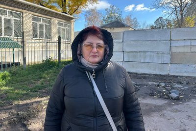 В Житомирі на місці проїзду до багатоповерхівки збудували бетонну стіну — місцеві жителі виступили проти В Житомирі на місці проїзду до багатоповерхівки збудували бетонну стіну — місцеві жителі виступили проти