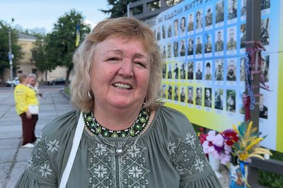 У День вишиванки Житомир долучився до всеукраїнської акції "Вишита стрічка пам'яті" У День вишиванки Житомир долучився до всеукраїнської акції "Вишита стрічка пам'яті"