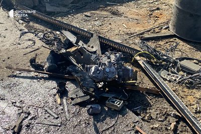 Одесу другу ніч поспіль атакують дрони: фото наслідків і розповіді очевидців Одесу другу ніч поспіль атакують дрони: фото наслідків і розповіді очевидців
