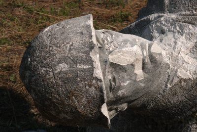 У селі на Львівщині демонтували останній монумент часів СРСР У селі на Львівщині демонтували останній монумент часів СРСР