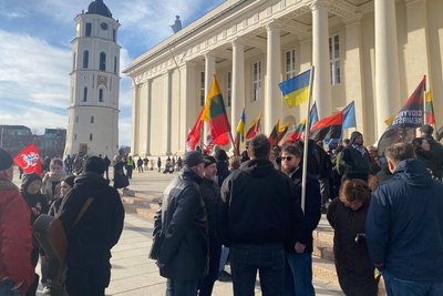 У Вільнюсі відбувся марш до Дня відновлення незалежності Литви, на якому збирали допомогу ЗСУ У Вільнюсі відбувся марш до Дня відновлення незалежності Литви, на якому збирали допомогу ЗСУ