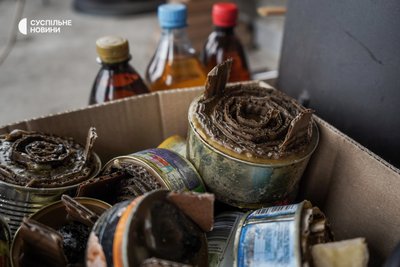 Буржуйки, газові балони, тушонка. Волонтери з Борисполя гріють та годують українських військових