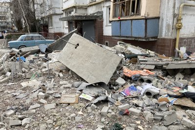 У Клугине-Башкирівка ракета пошкодила 5-поверхівку