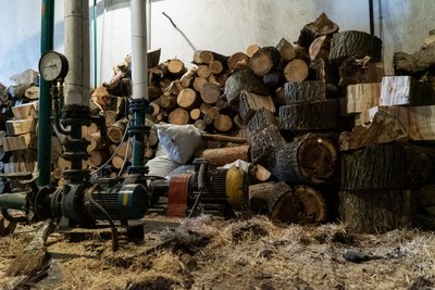 Дрова у Дергачах під час війни, 2022 рік Дрова у Дергачах під час війни, 2022 рік