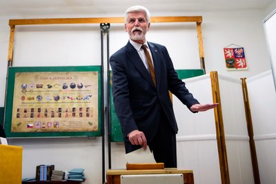 Петр Павел голосує під час другого туру президентських виборів у Чехії, 27 січня 2023 року Петр Павел голосує під час другого туру президентських виборів у Чехії, 27 січня 2023 року