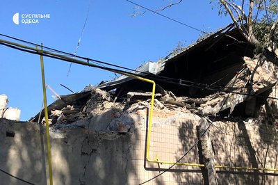 Руйнування будівель в Одесі після збиття під час нічної атаки російської армії Руйнування будівель в Одесі після збиття під час нічної атаки російської армії