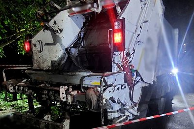 В Житомирі під колесами сміттєвоза загинула місцева жителька В Житомирі під колесами сміттєвоза загинула місцева жителька