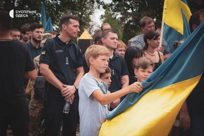 "Він був зразковим військовослужбовцем": під Одесою прощалися із зооволонтером, який загинув на Херсонщині "Він був зразковим військовослужбовцем": під Одесою прощалися із зооволонтером, який загинув на Херсонщині