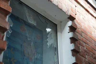 Атаки на Суми: пошкоджені багатоповерхівка, приватні будинки та авто Атаки на Суми: пошкоджені багатоповерхівка, приватні будинки та авто