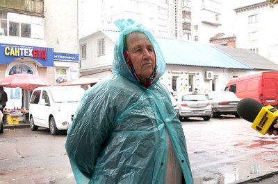 Білі, опеньки, маслюки: які гриби і за якою ціною продають на ринку в Житомирі Білі, опеньки, маслюки: які гриби і за якою ціною продають на ринку в Житомирі