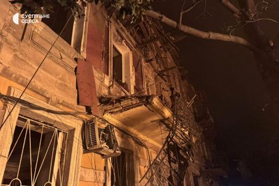 Російська атака на Одесу: зруйновано станцію швидкої, є поранені та загиблий Російська атака на Одесу: зруйновано станцію швидкої, є поранені та загиблий
